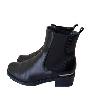 STUART WEITZMAN Block Heel Leather Chelsea Boots Black Booties Sz 5.5